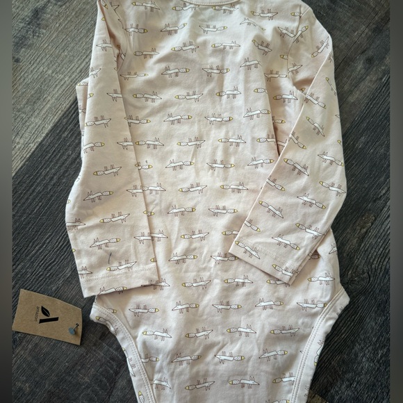 NWT Amazon Baby Fox bodysuit long sleeve Onesie 24 months pink/blush - Picture 3 of 3